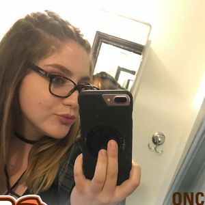 Meet your Posher, Caitlin